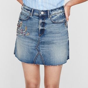 🆕💐EXPRESS Embellished Jean Mini Denim Skirt NWOT 18 New